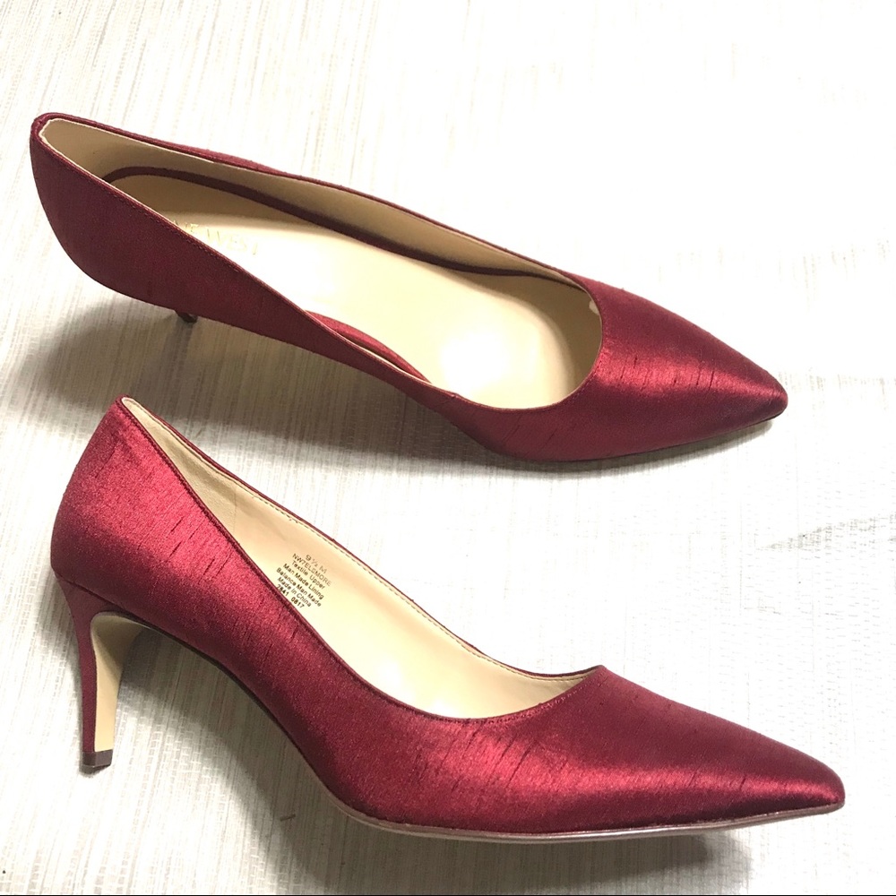 NEW NINE WEST NW7ELSMORE Red Fabric Heels Pumps